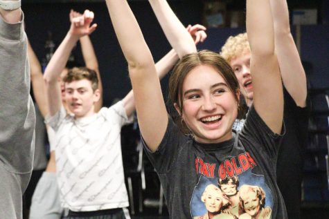 Navigation to Story: Dazzling Debut